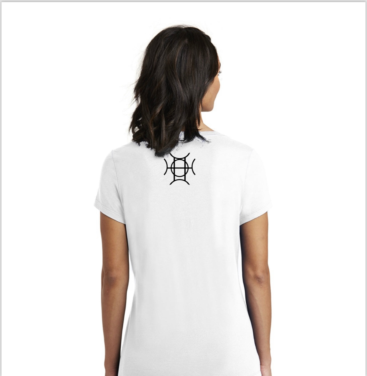 White is the ultimate foundation — and The Mark Tee in White builds on it with intention. A crisp 100% cotton v-neck in clean white carries the TAUGEMPIE signature logo graphic in blue, green, and gold across the chest — bold enough to lead, versatile enough to go anywhere.