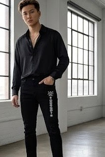 Dark. Deliberate. Done right. Onyx Discipline Denim is the after-hours essential — deep off-black with distressed detail and the TAUGEMPIE mark for the man who never cuts corners.