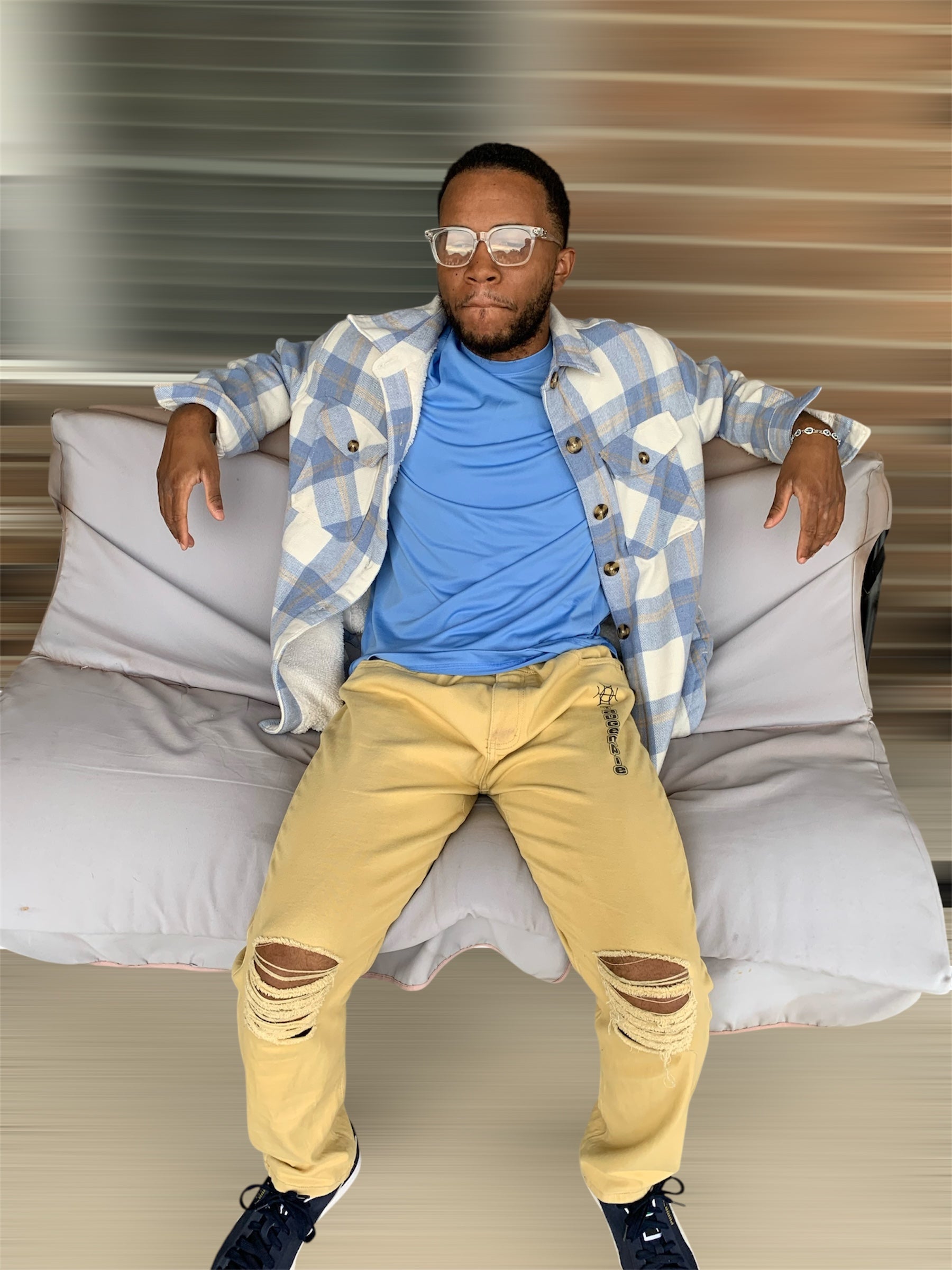 Versatile by design. Sand Discipline Denim is the neutral that works harder than it looks — warm khaki tone, distressed knees, and the TAUGEMPIE mark for the man who builds with intention.
