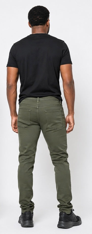 Built for the field and the culture. Terrain Discipline Denim channels military heritage into elevated streetwear — army green, distressed detail, and the TAUGEMPIE mark for the man who moves with purpose.
