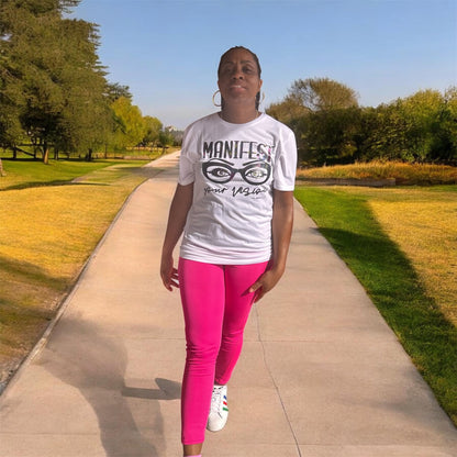 Fierce and functional. The Discipline Legging in Pink brings bold fuchsia energy to high-performance structure — compression waistband, side phone pocket, waist card pocket, and a fit that works as hard as you do.