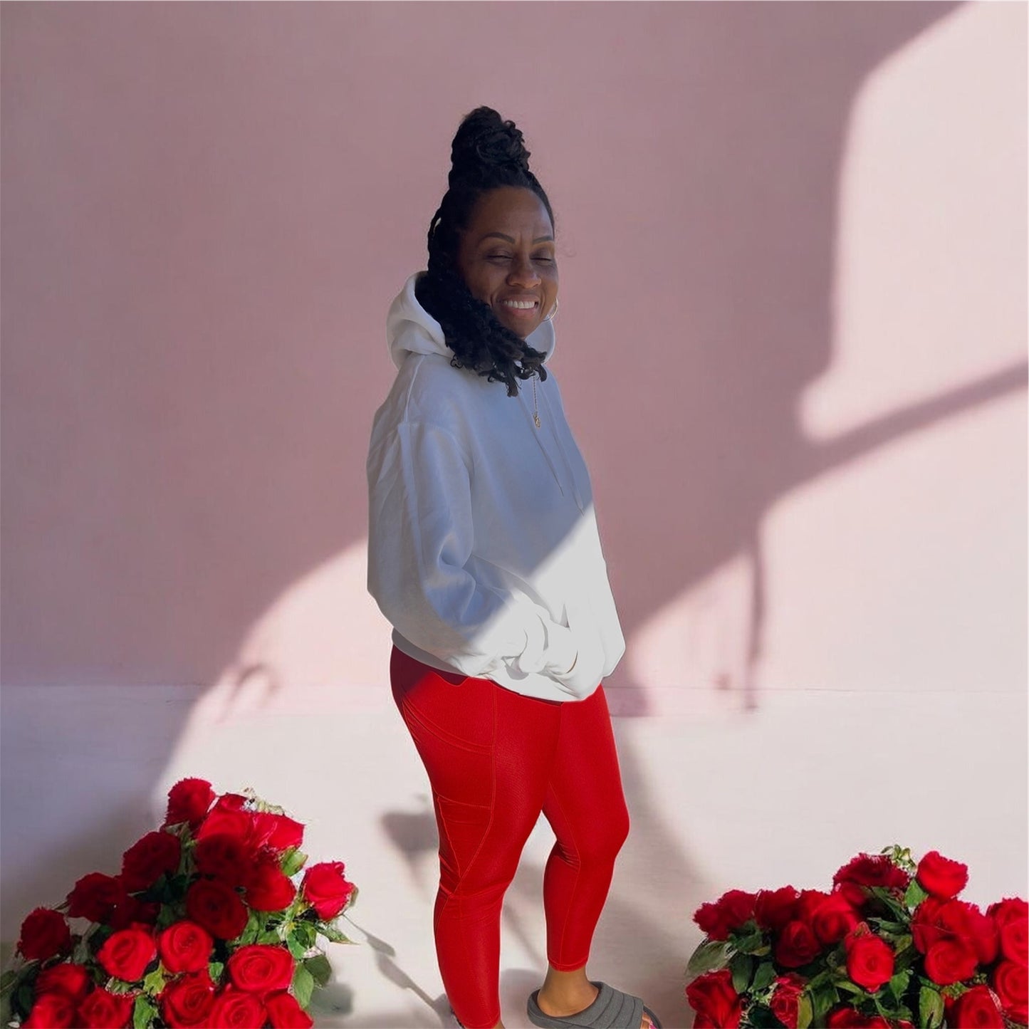 The Discipline Legging in Red is a statement before you even move. A bold, saturated red stretch fabric wraps a high-waist compression band engineered to sculpt and support from the first rep to the last. Side phone pocket keeps your device locked in. Waist card pocket keeps you moving without stopping.