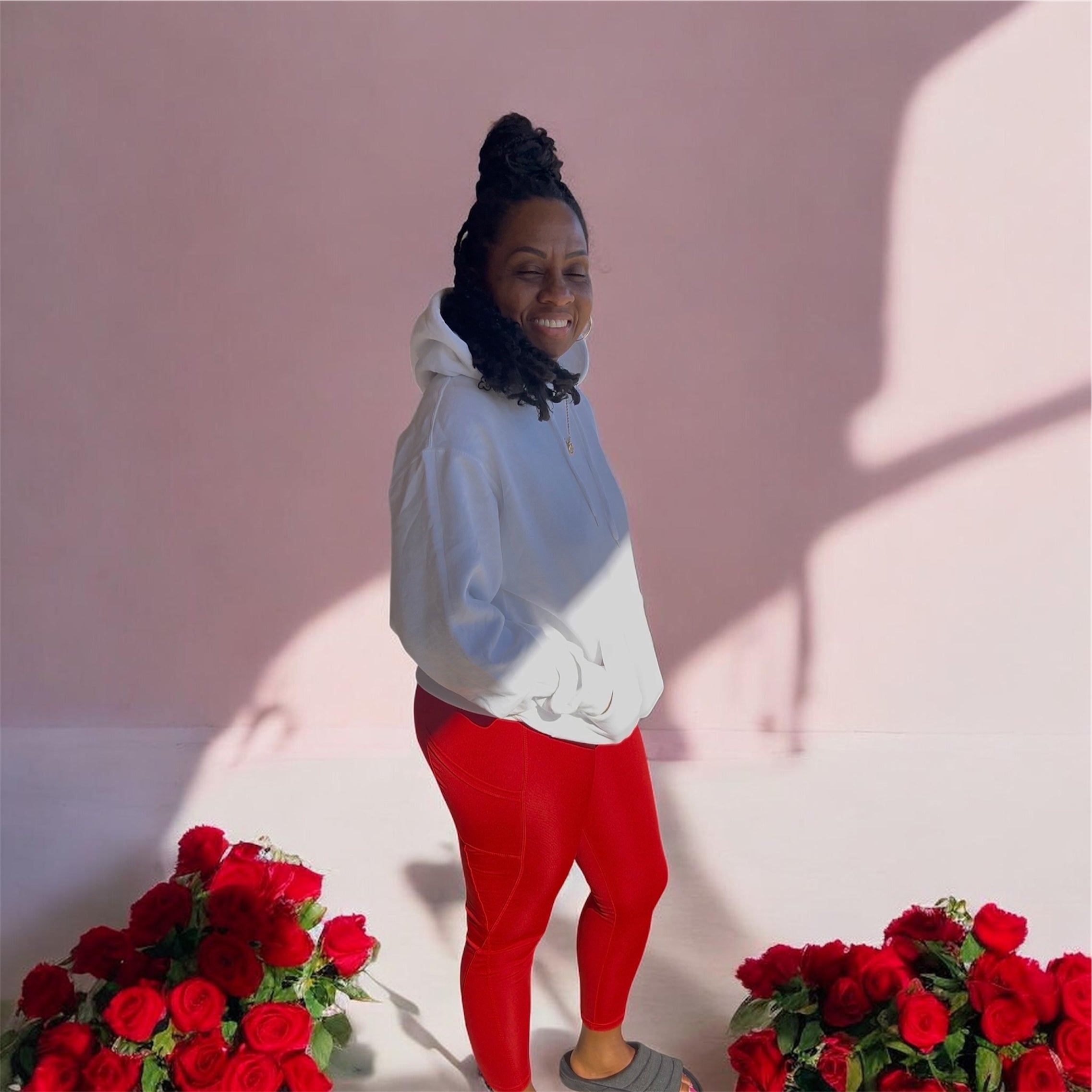The Discipline Legging in Red is a statement before you even move. A bold, saturated red stretch fabric wraps a high-waist compression band engineered to sculpt and support from the first rep to the last. Side phone pocket keeps your device locked in. Waist card pocket keeps you moving without stopping.
