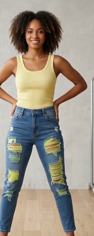 The Voltage Shredded Jean in Yellow is pure electric energy. Bold neon yellow accent stitching runs through deliberately shredded distress detail — creating a look that’s raw, intentional, and unmistakably TAUGEMPIE.