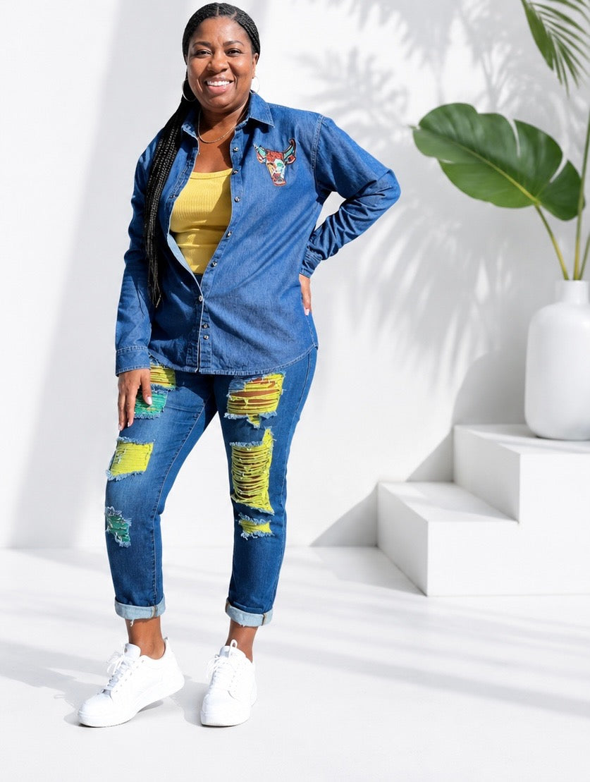 The Voltage Shredded Jean in Yellow is pure electric energy. Bold neon yellow accent stitching runs through deliberately shredded distress detail — creating a look that’s raw, intentional, and unmistakably TAUGEMPIE.